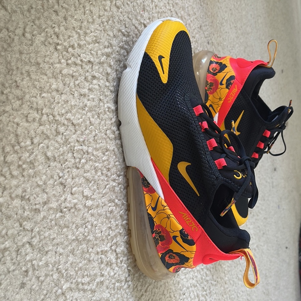 Nike Air Max 270 SE - Picture 6 of 8
